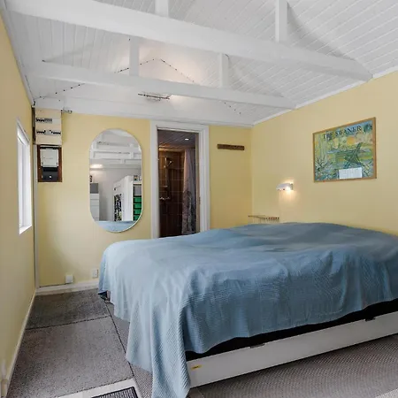 בית נופש 2 Bedroom Awesome In *